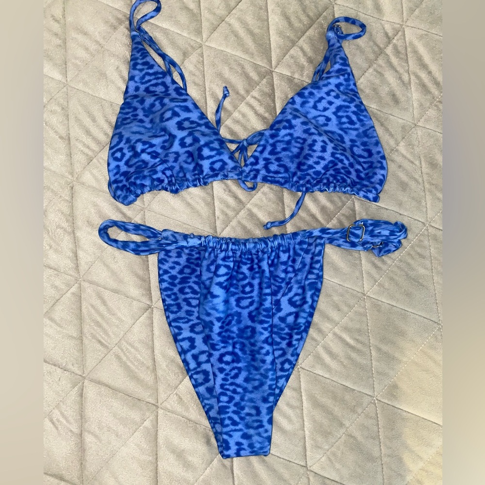 Skatie Blue Leopard Print bikini M bottoms L top